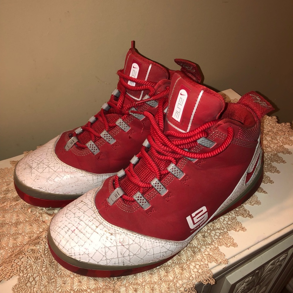 Nike LeBron Zoom Soldier 2